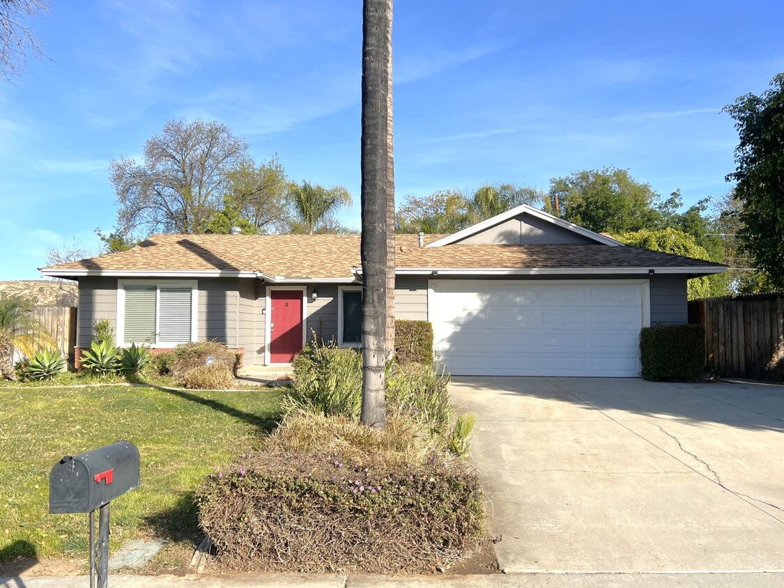 Primary Photo - 2887 Cimarron Rd