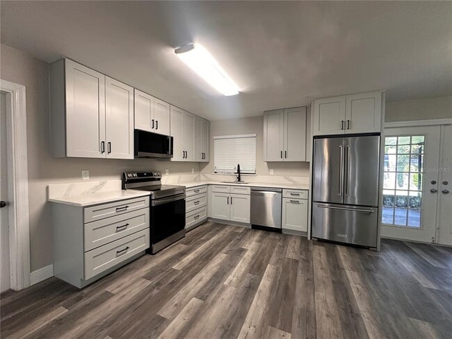 Foto del edificio - 1131 Robin Hood Ct