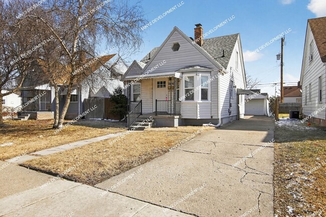 Building Photo - Charming 3-bedroom Bungalow with Brand-New Kitchen in Warren!