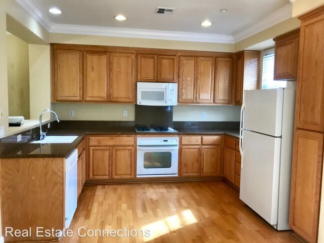 Building Photo - 3 br, 3 bath House - 21 Paragon Court