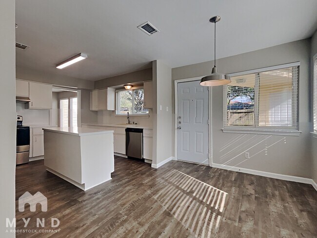 Foto del edificio - 1739 S Kirkwood Rd