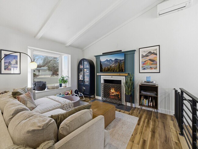 Building Photo - Bright Ranch Style-Home with 2-Car Garage and Spacious Yard