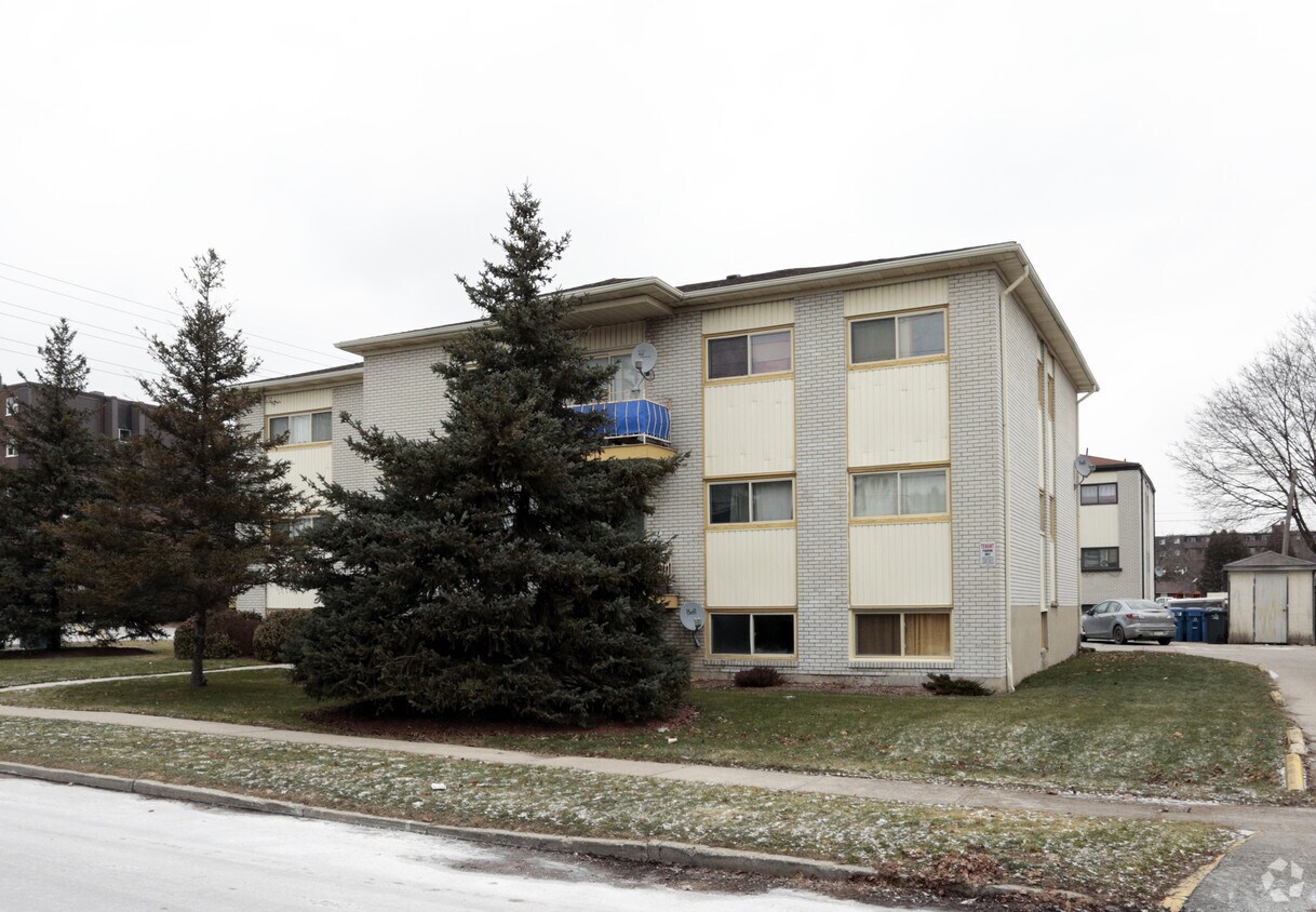 Photo du bâtiment - Guelph Place Apartments