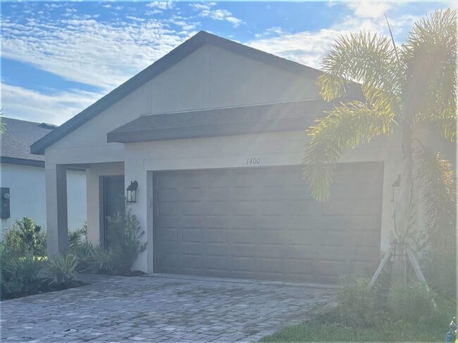 Building Photo - 1400 Sunset Preserve Way