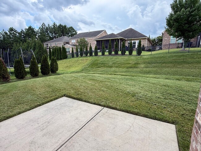 Foto del edificio - 9537 Clarke's Meadow Dr NW