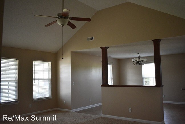 Building Photo - 3 br, 2 bath House - 2720 Amidala Lane