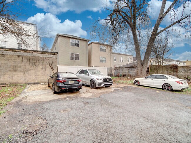 Foto del edificio - 140 Fabyan Pl