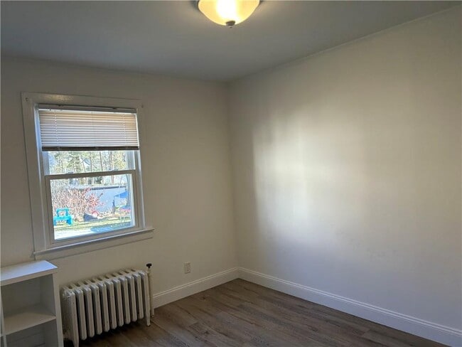Building Photo - 306 5th St