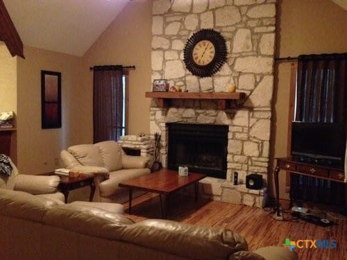 Building Photo - 1706 Quail Run Dr