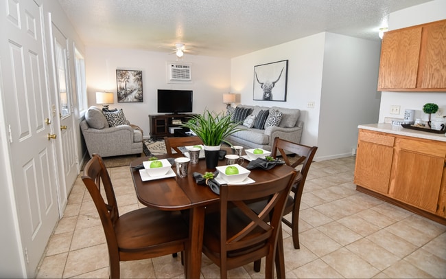 Interior Photo - Kadin Trail