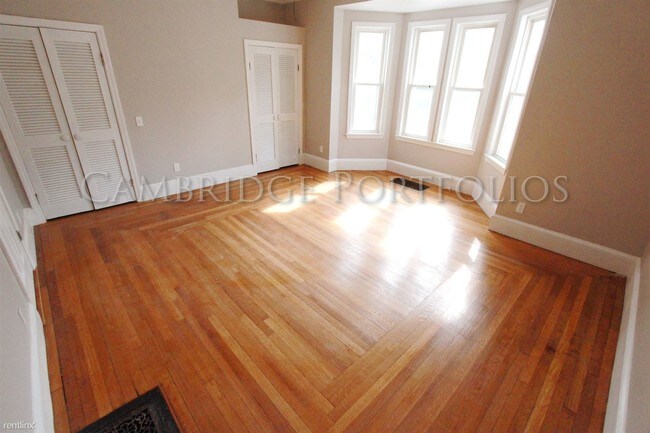 Foto del edificio - 3 br, 2 bath  - 259 Park St