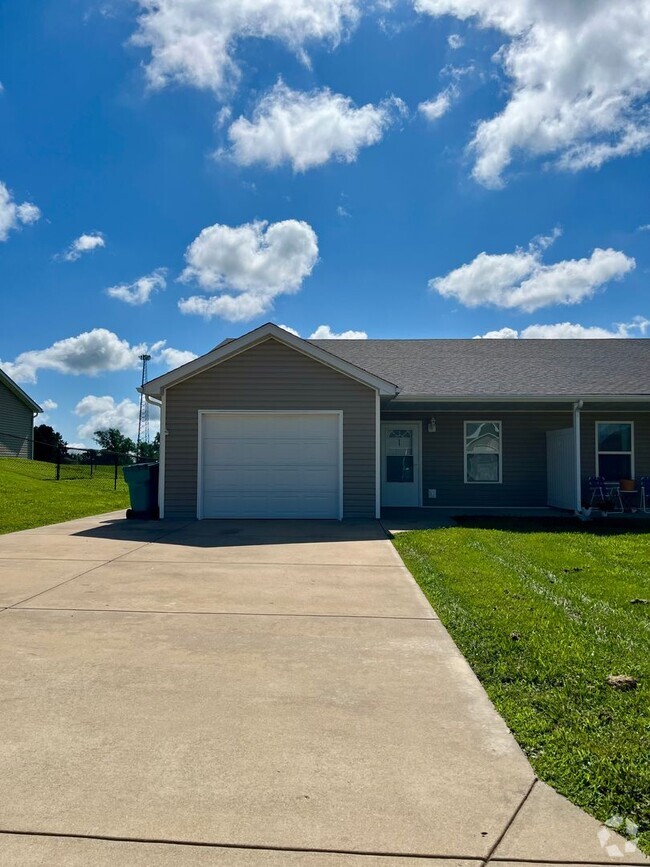 Building Photo - 66 Patriot Dr