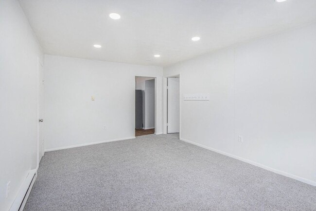 Building Photo - 10477 Sprinkle Rd