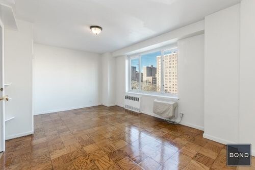 Building Photo - 394 Central Park West