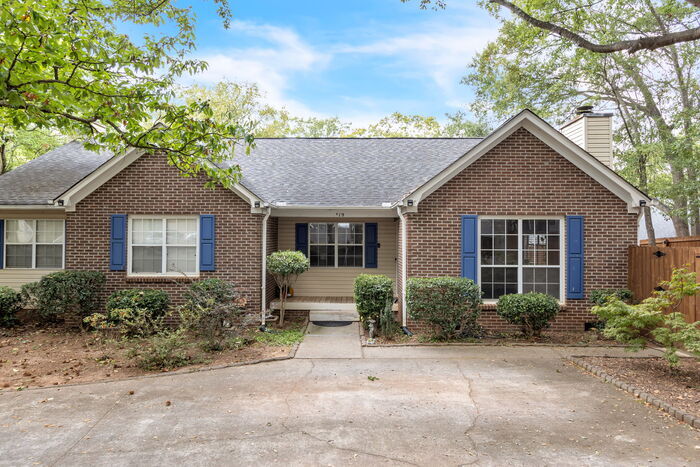 Primary Photo - Beautiful 2 Bedroom/1 Bathroom Greenville ...