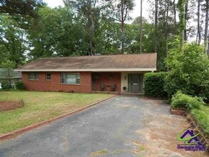 Building Photo - 204 Springdale Dr