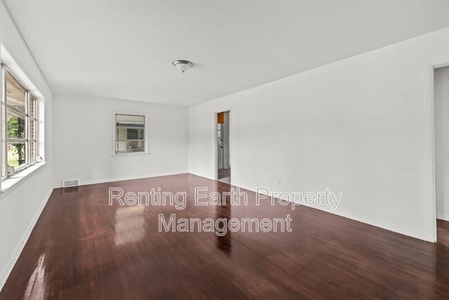 Building Photo - 1133 Woodslee St