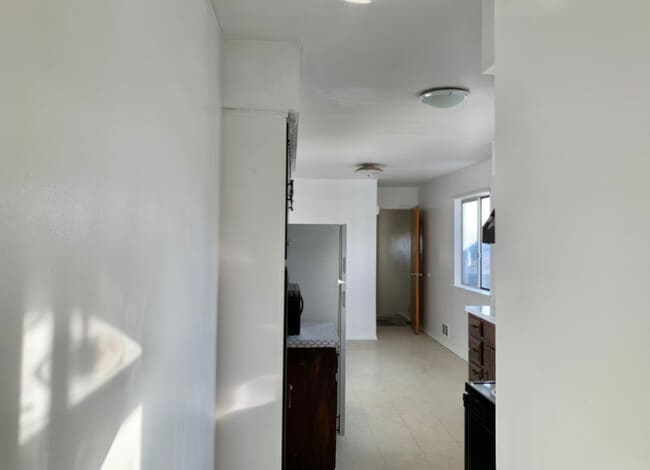 BEDROOMS OUTSIDE HALLWAY - 436 Sussex St
