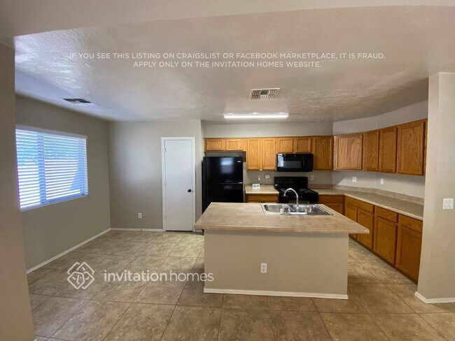 Foto del edificio - 8452 W Forest Grove Ave