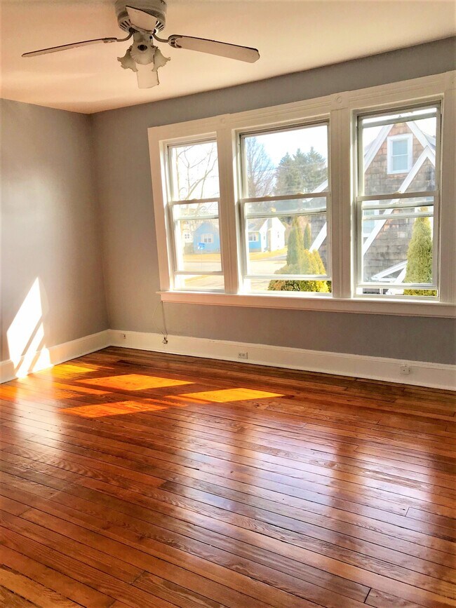 Building Photo - 27 Harborview Ave