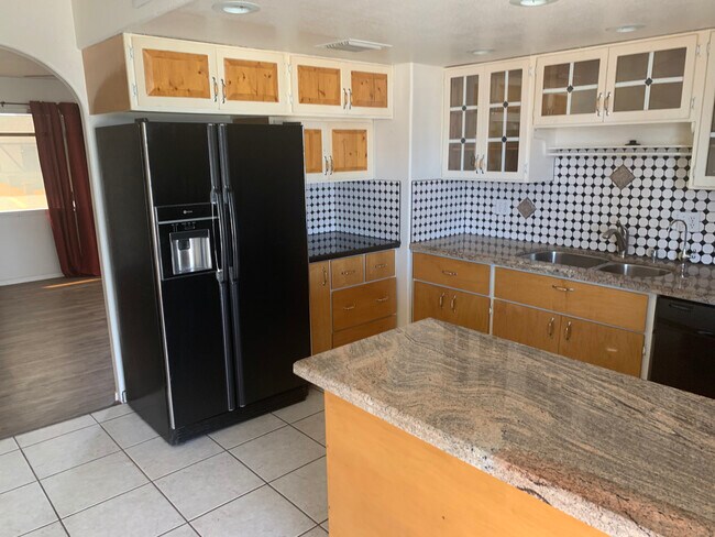 Cocina - 5322 W Saint Moritz Ln