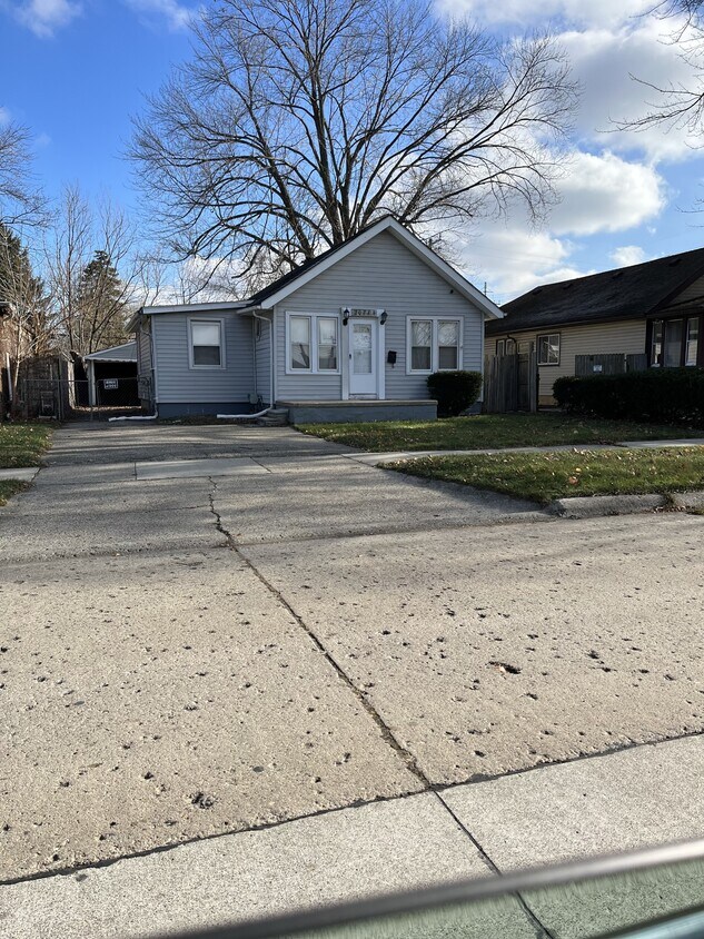 Foto principal - 20744 Ehlert Ave