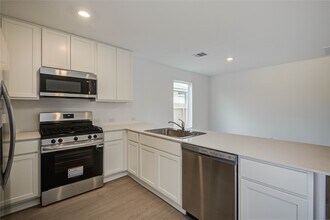 Building Photo - 19747 US-59