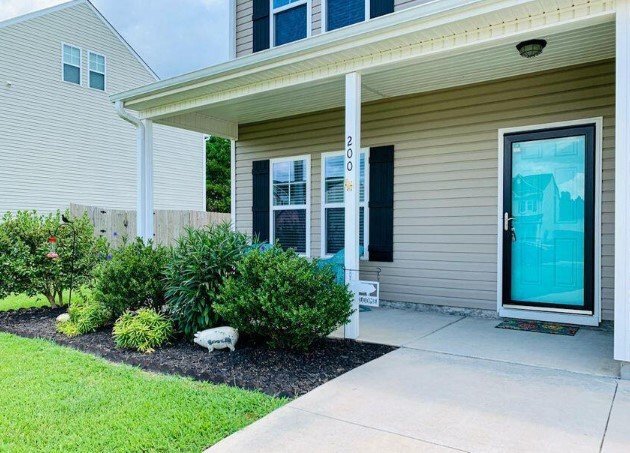 Building Photo - Beautiful 4 Bedroom, 2.5 Bath Home in Rich...