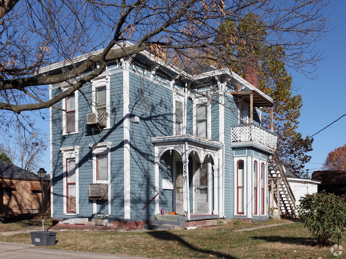 Primary Photo - 150 Pearl St