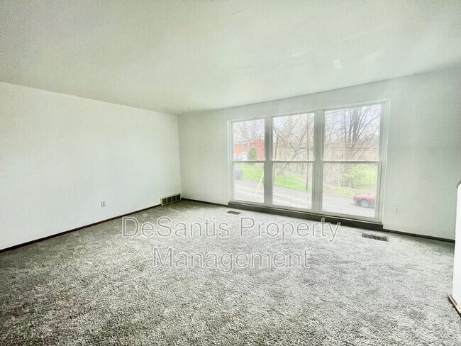 Foto del edificio - 447 Idlewood Rd