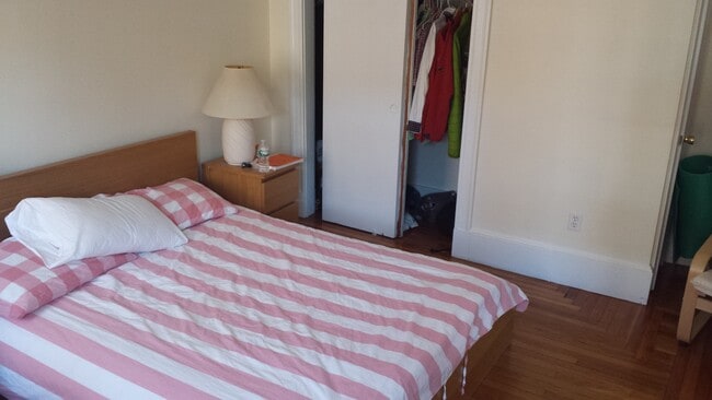 Building Photo - 19 Fairbanks St