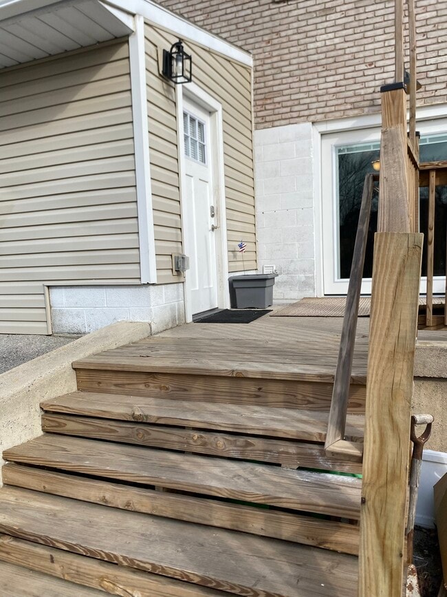 Outside Entryway - 12402 Buchanan Trl W