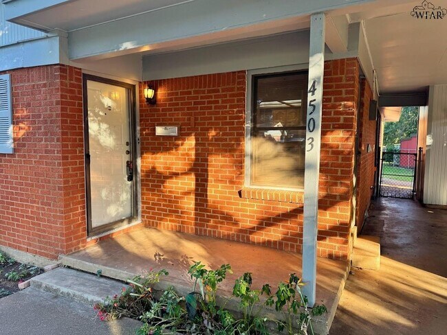 Foto del edificio - 4503 McCrory Ave