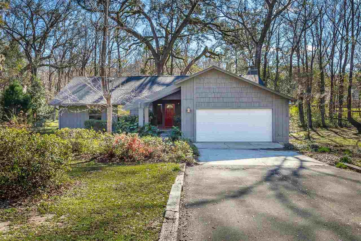 Primary Photo - 6734 Crooked Creek Rd
