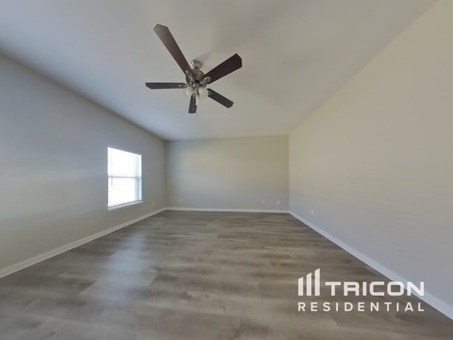 Building Photo - 5300 Persimmon Drive Denton TX