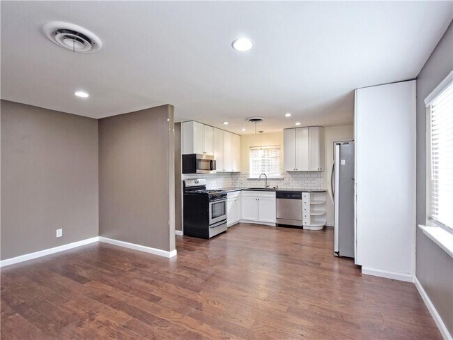 Building Photo - 2309 Alta Vista Ave