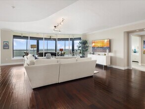 Building Photo - 1050 Borghese Ln
