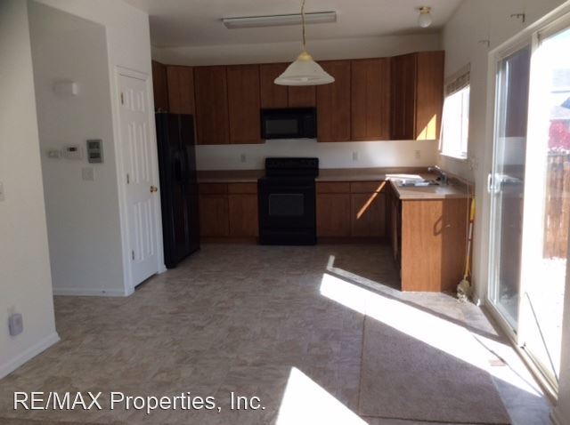 Foto del edificio - 3 br, 3 bath House - 3915 Springs Ranch Dr.