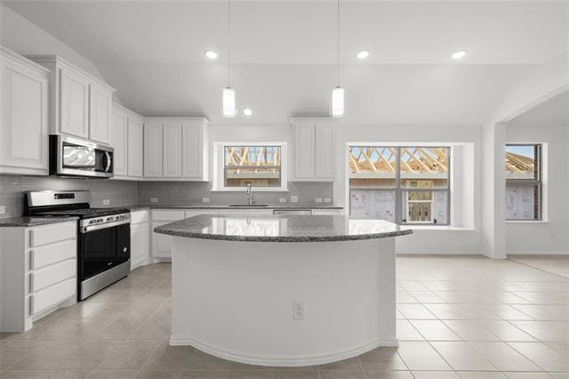 Building Photo - 904 Versailles Ct