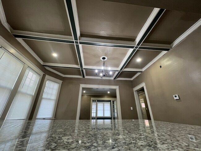 Foto del edificio - 610 W Armstrong Ave