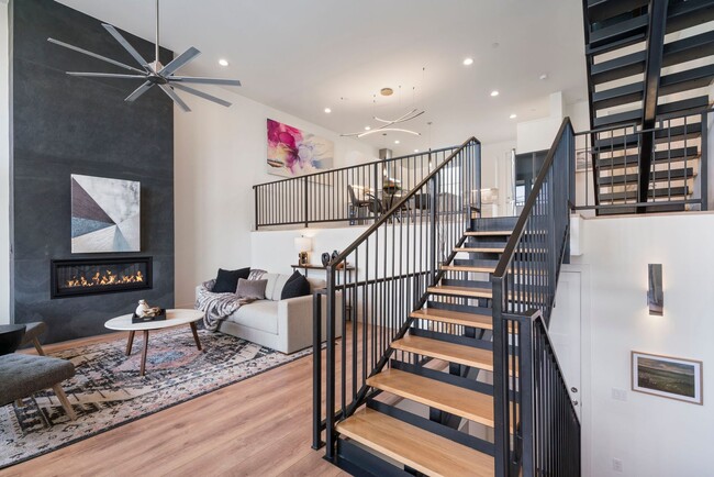 Foto del edificio - LUX 3BD, 5BA Townhome Near Cherry Creek, C...