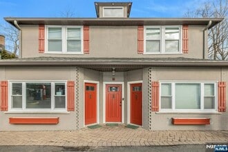 Building Photo - 2 Orangeburgh Rd
