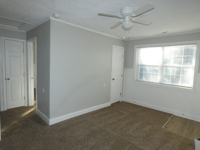 Foto del edificio - 10620 N Locust Ct