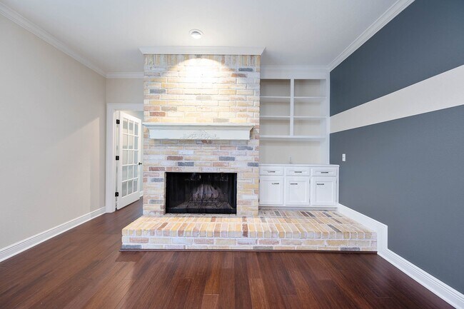 Foto del edificio - 2470 Country Club Dr