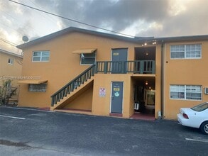 Building Photo - 1702 McKinley St