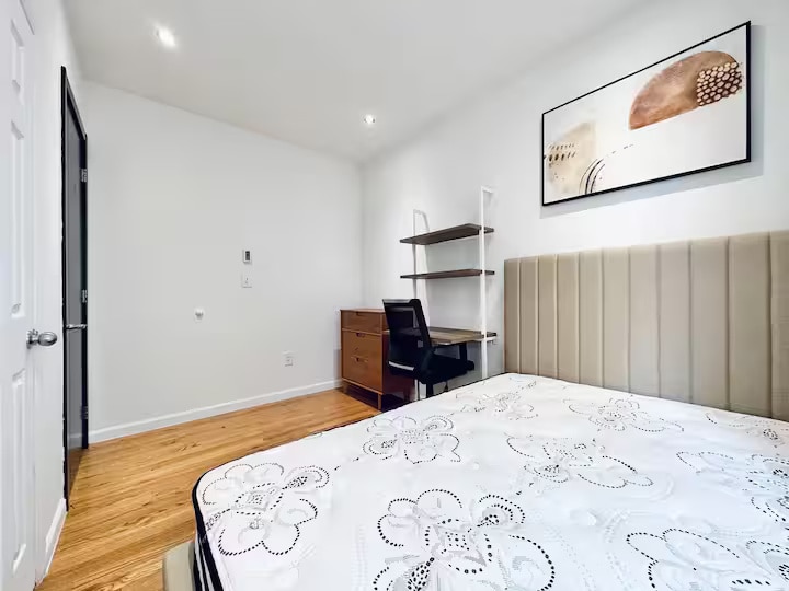 Furnished room/NOT APARTMENT - Furnished room/NOT APARTMENT