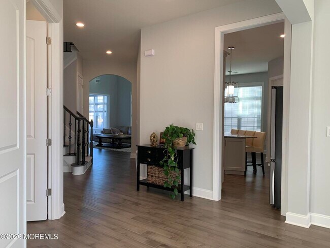 Foto del edificio - 67 Samjan Cir