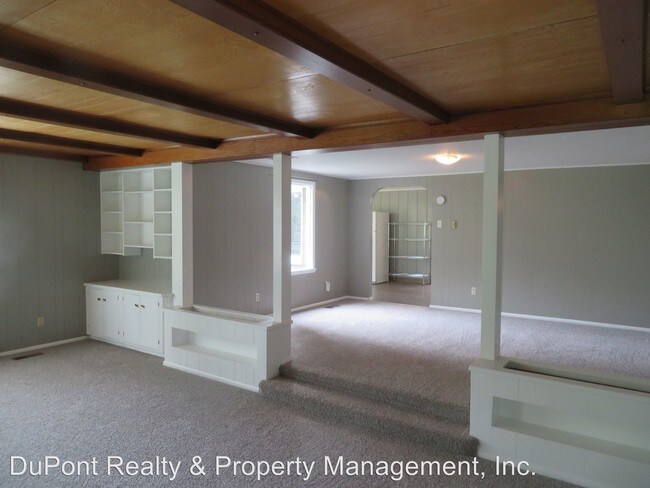 Building Photo - 10119 Lake Steilacoom Dr SW