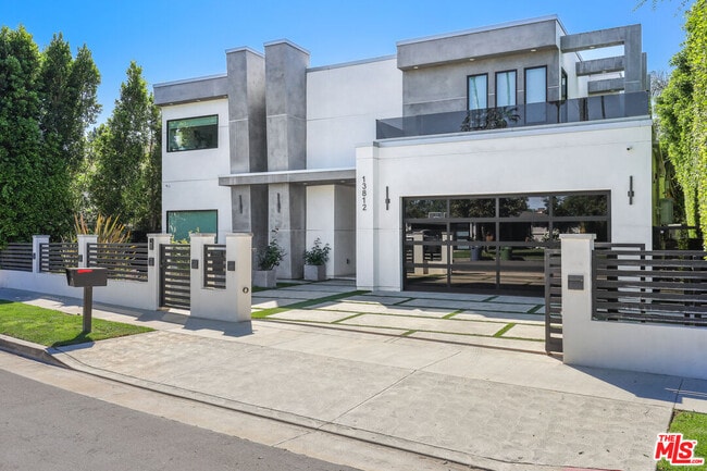 Foto del edificio - 13812 Cumpston St