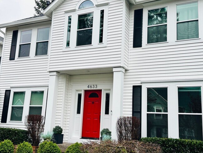 Foto del edificio - Stunning Custom Home in Sought After Camas Neighborhood